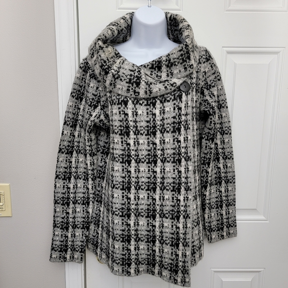 Christian Siriano Black White Gray Plaid 1 Button Cowl Neck Sweater Size Medium